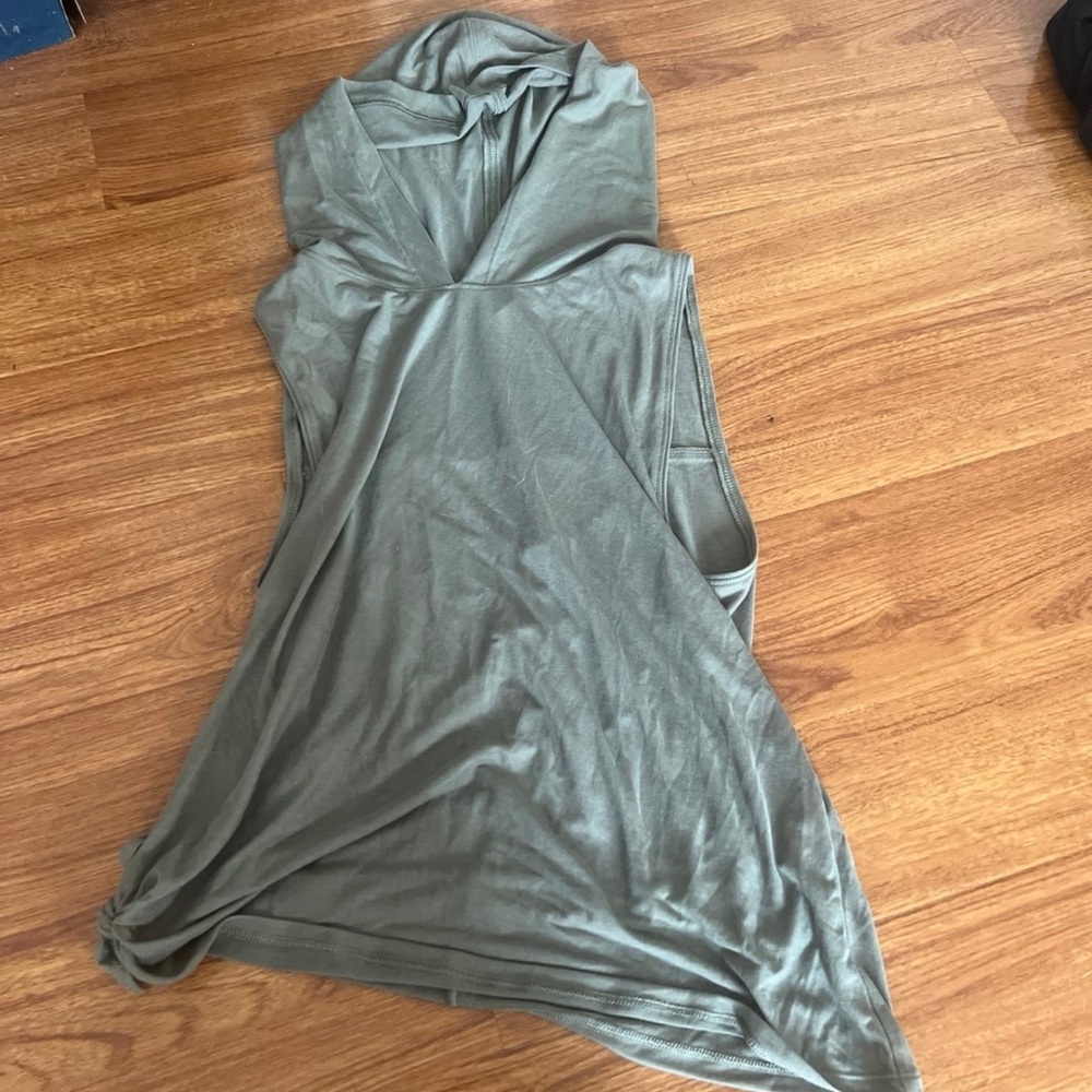 Under Armour Hooded Workout Tank Top – Olive Green – Size Medium